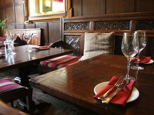 The Angel In Wootton Bassett Hotel Royal Wootton Bassett Luaran gambar